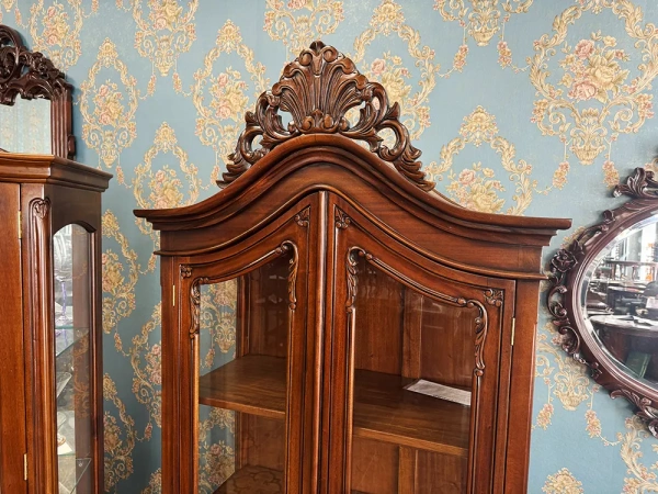 Шкаф-витрина  