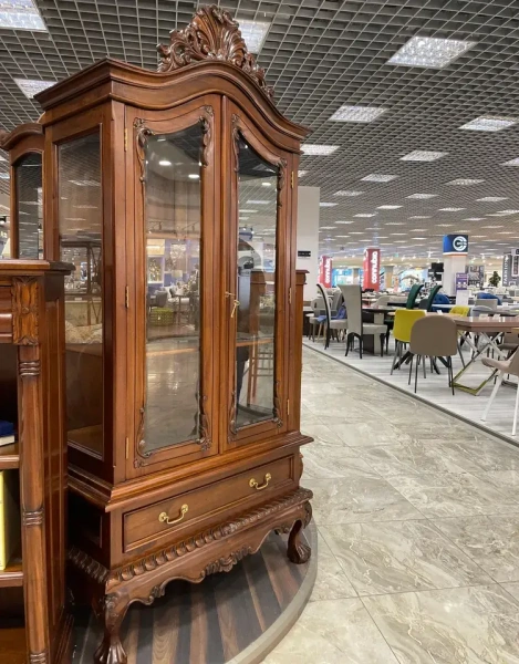 Витрина Чиппендейл  МИГ214 DCCGA-M купить в интернет магазине Мебель из массива. Звоните +7 495 961-63-63 Мебель Индонезии