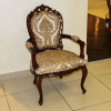Резной стул с подлокотниками  